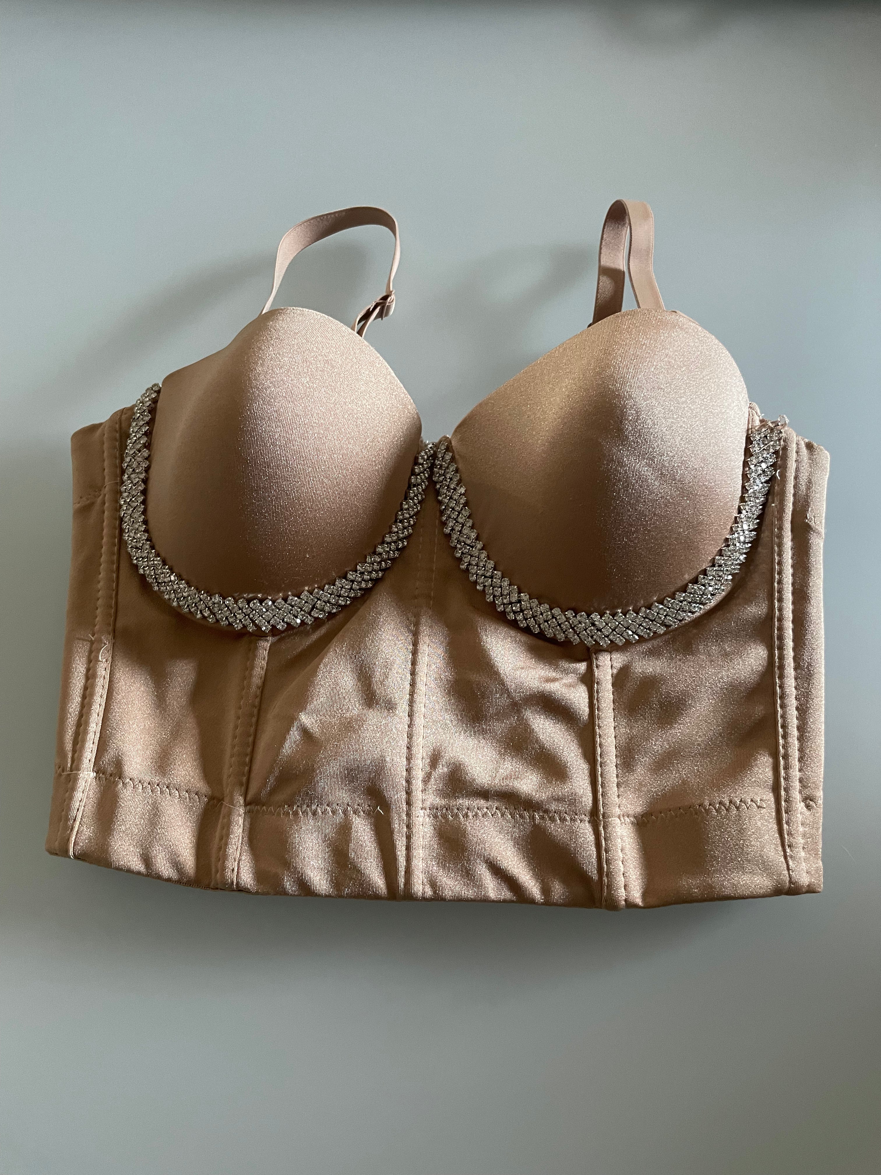 Corpetto con gioielli